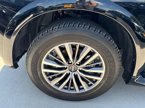 Used 2024 Nissan Armada SL w/ Captain's Chairs Package image 7