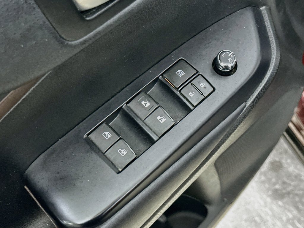 Used 2019 Toyota Highlander XLE FWD image 23