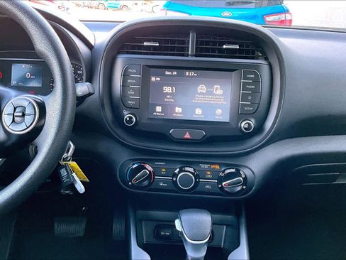 Used 2020 Kia Soul LX image 6