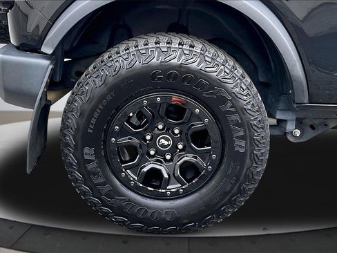 Used 2023 Ford Bronco Wildtrak image 36