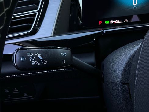 Used 2025 Volkswagen Atlas Cross Sport SE image 36