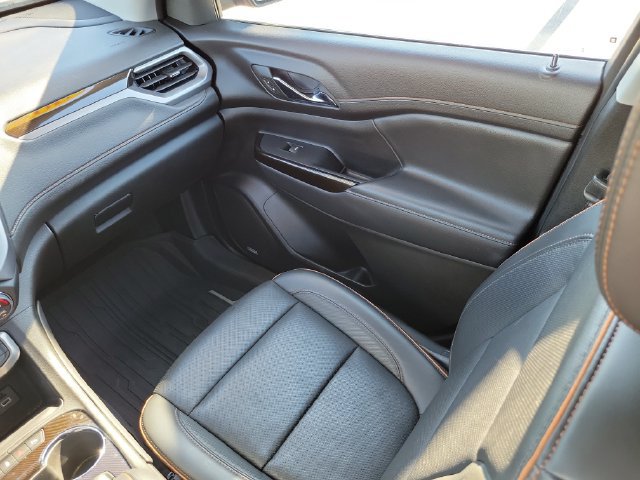 Used 2023 GMC Acadia AT4 w/ Technology Package AWD/4WD image 17