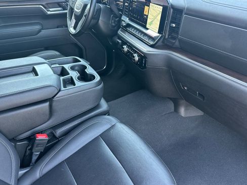 Used 2025 GMC Sierra 1500 SLT AWD/4WD image 19