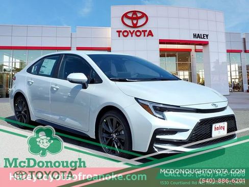 Used 2026 Toyota Corolla SE w/ SE Package FWD image 1