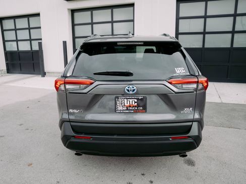 Used 2024 Toyota RAV4 XLE image 8