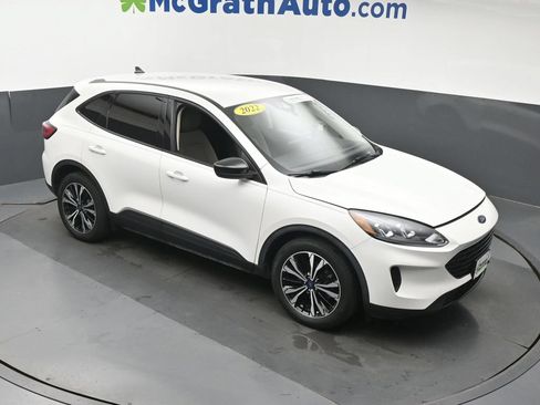 Used 2022 Ford Escape SE w/ SE Sport Appearance Package FWD image 3