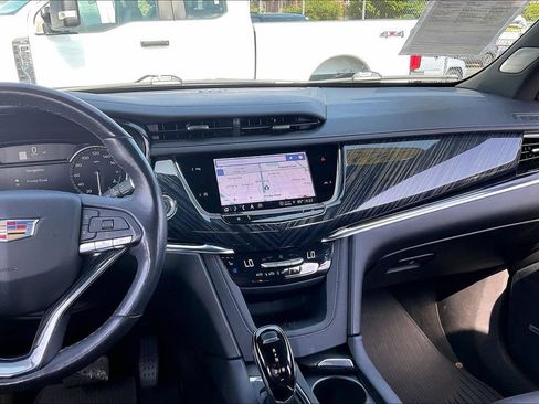 Used 2023 Cadillac XT6 Premium Luxury AWD/4WD image 5