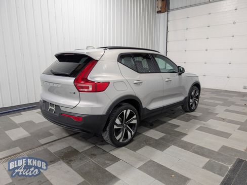 Used 2024 Volvo XC40 B5 Ultimate w/ Protection Package Premier image 4