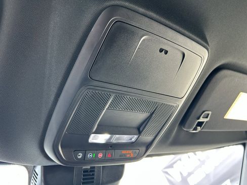 Used 2025 Chevrolet Traverse Z71 w/ LPO, Floor Liner Package AWD/4WD image 29
