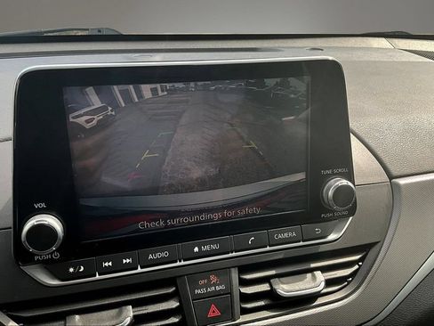 Used 2024 Nissan Altima 2.5 SR FWD image 14