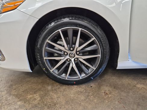 Used 2024 Toyota Camry XLE FWD image 8