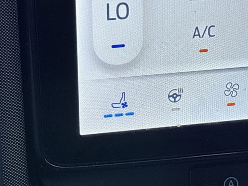 Used 2023 Ford Expedition Platinum image 27