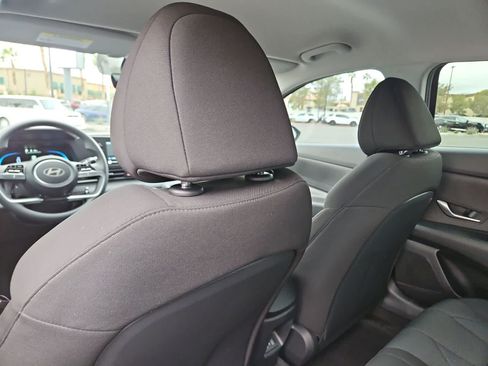 Used 2026 Hyundai Elantra SE FWD image 16