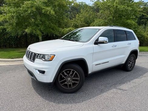 Used 2017 Jeep Grand Cherokee Limited AWD/4WD image 1