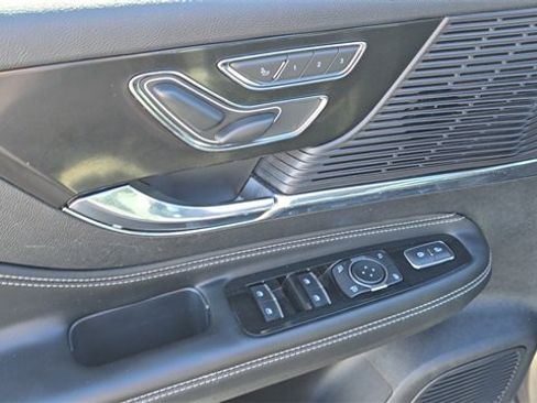 Used 2022 Lincoln Corsair FWD w/ Premium Package image 11