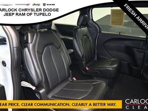 Used 2025 Chrysler Pacifica Select FWD image 34