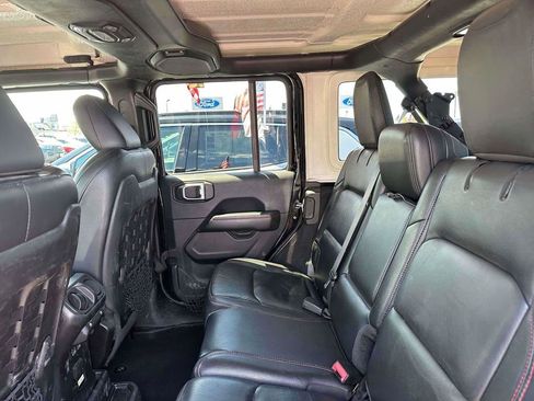 Used 2019 Jeep Wrangler Unlimited Rubicon w/ Dual Top Group AWD/4WD image 9