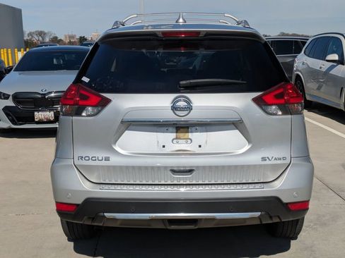 Used 2020 Nissan Rogue SV image 6