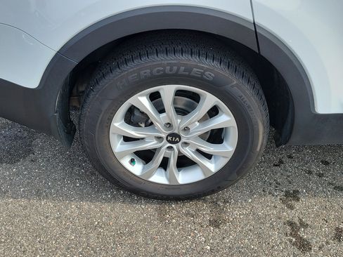 Certified 2021 Kia Telluride LX AWD/4WD image 38
