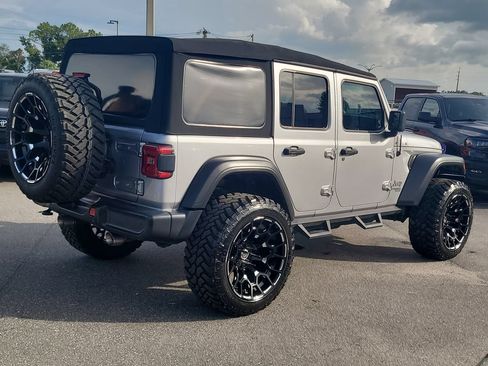 Used 2019 Jeep Wrangler Unlimited Sport S AWD/4WD image 4