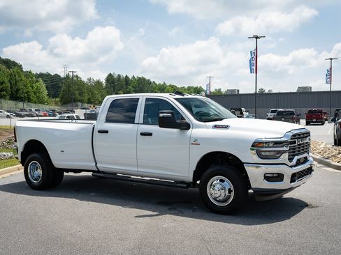 New 2026 RAM 3500 Tradesman AWD/4WD image 12