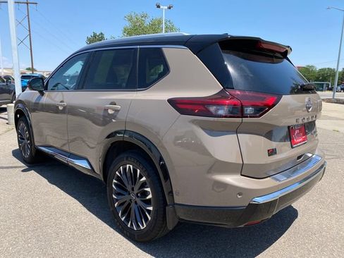 Certified 2024 Nissan Rogue Platinum w/ Platinum Premium Package AWD/4WD image 3