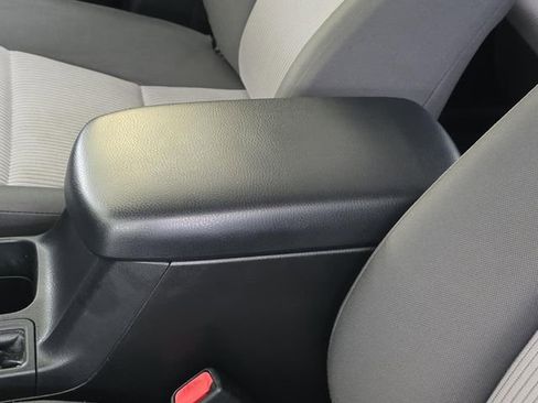 Used 2014 Toyota RAV4 LE FWD image 8