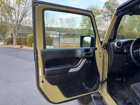 Used 2013 Jeep Wrangler Unlimited Sahara w/ Connectivity Group image 30