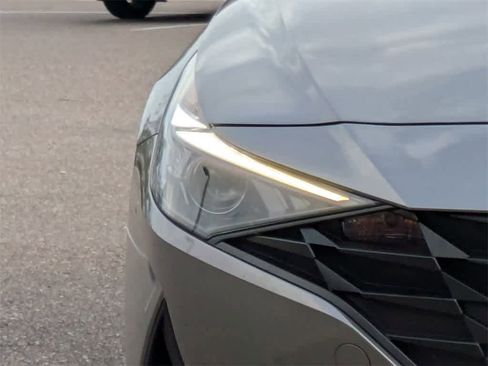 Certified 2023 Hyundai Elantra SEL image 9