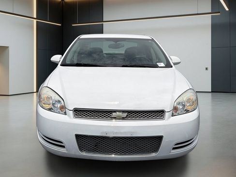Used 2016 Chevrolet Impala LT FWD image 6