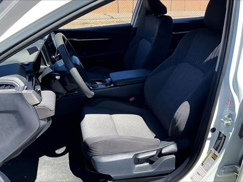 Used 2025 Toyota Camry LE image 9