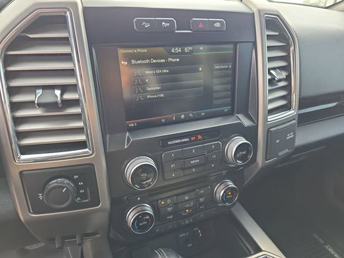 Used 2015 Ford F150 Platinum w/ Equipment Group 701A Luxury AWD/4WD image 21