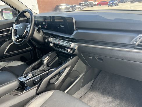 Used 2024 Kia Telluride S image 11