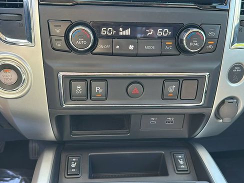 Used 2021 Nissan Titan SV w/ SV Convenience Package image 27