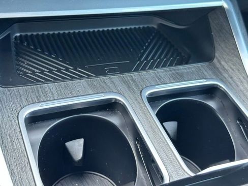 Used 2024 BMW 740i xDrive image 16