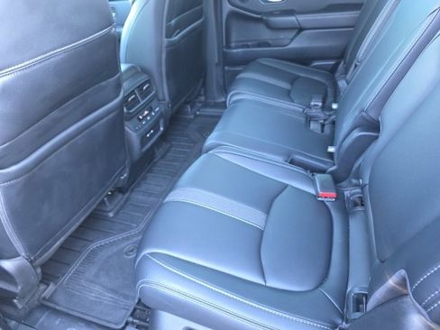 Used 2025 Honda Pilot EX-L image 10