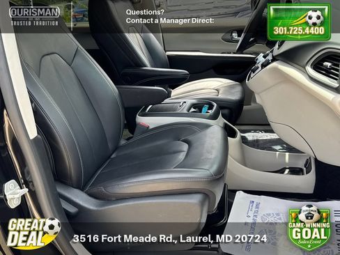Used 2023 Chrysler Pacifica Touring-L FWD image 22