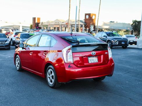 Used 2015 Toyota Prius Three image 9