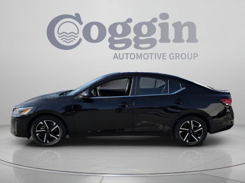 Used 2024 Nissan Sentra SV FWD image 2