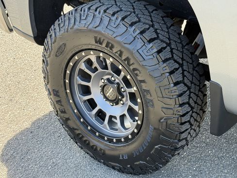 New 2026 Chevrolet Silverado 1500 LTZ w/ LTZ Premium Package AWD/4WD image 31
