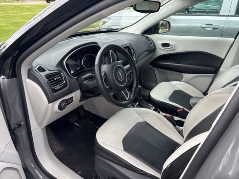 Used 2021 Jeep Compass Limited AWD/4WD image 3