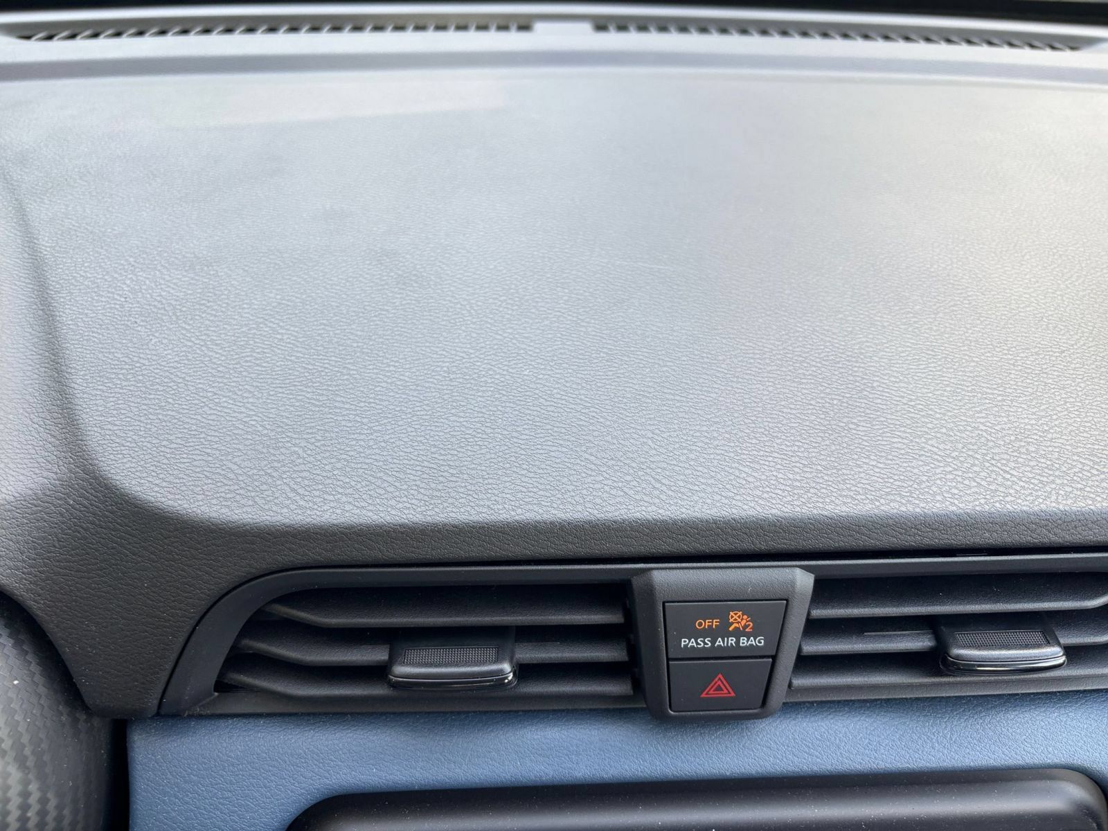 Used 2025 Nissan Versa SV FWD image 16