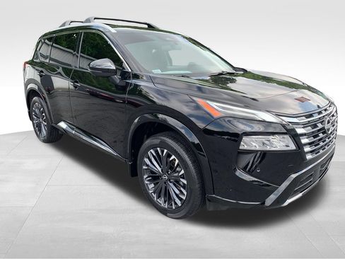 Used 2025 Nissan Rogue Platinum FWD image 9