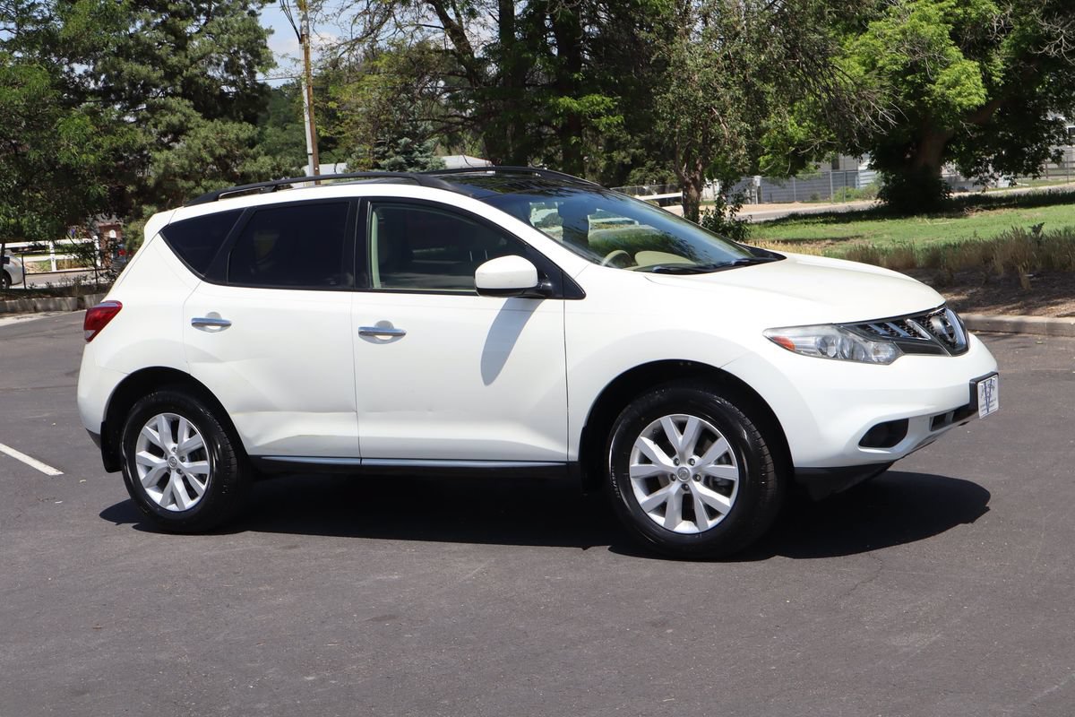 Used 2012 Nissan Murano SV AWD/4WD image 2