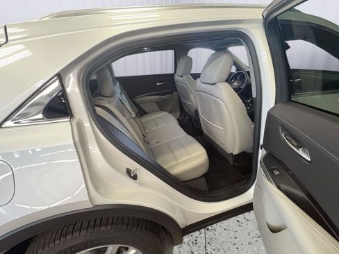 Used 2023 Cadillac XT4 Luxury w/ Cold Weather Package AWD/4WD image 17