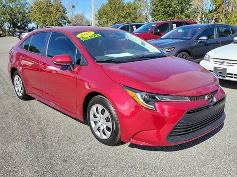 Used 2025 Toyota Corolla LE image 8