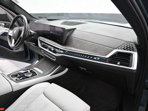 Used 2023 BMW X7 xDrive40i w/ Premium Package image 22