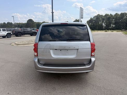 Used 2017 Dodge Grand Caravan SE w/ Power Window Group FWD image 4