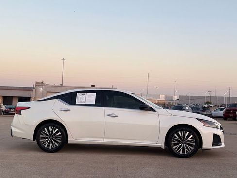 Certified 2024 Nissan Altima 2.5 SV image 6