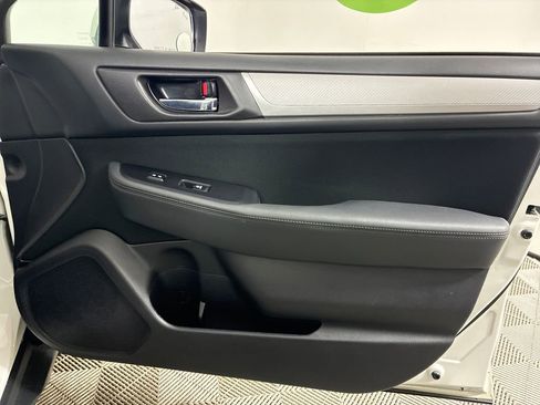 Used 2017 Subaru Outback 2.5i Premium image 32